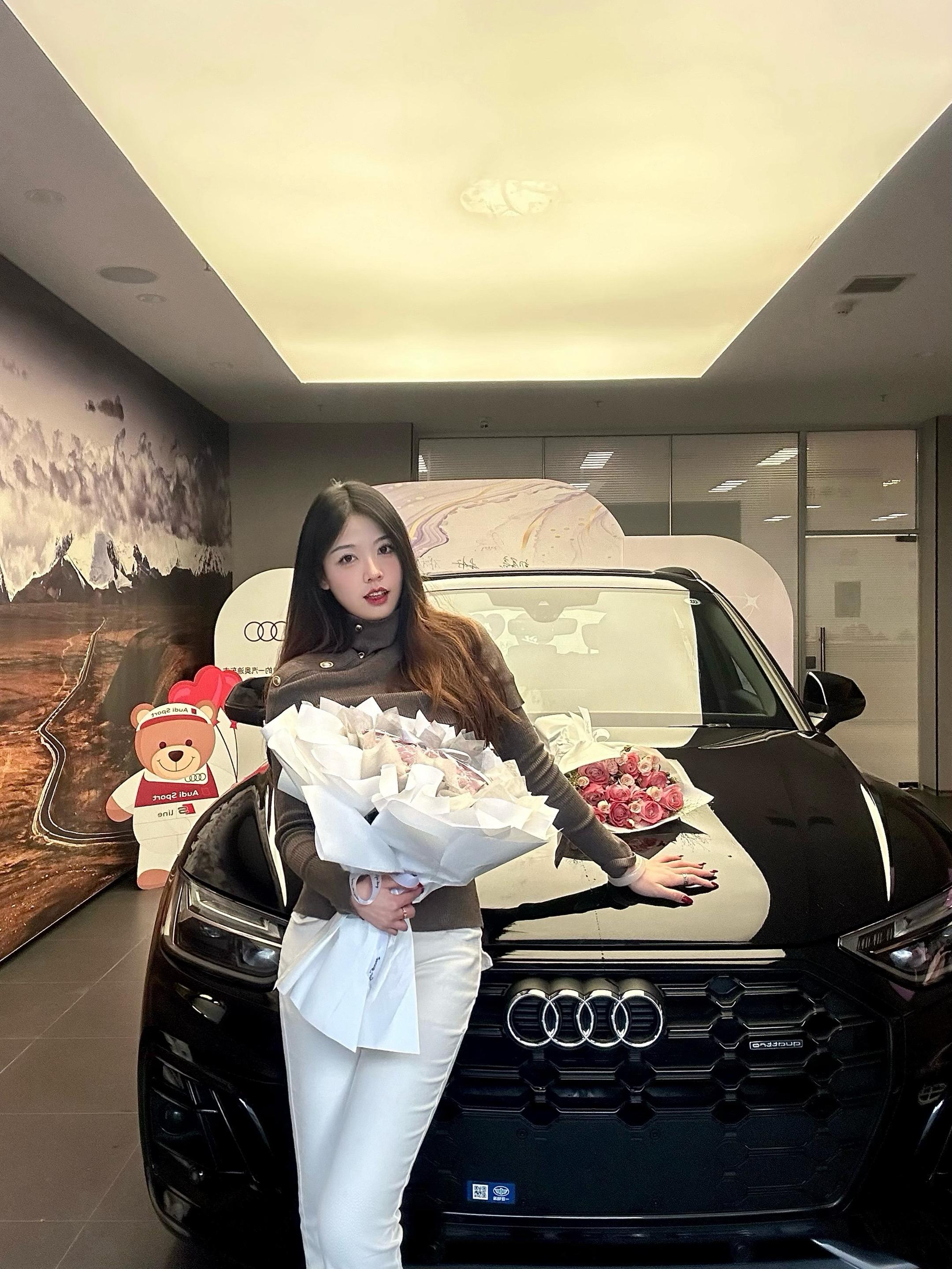 奥迪Q5L2.0T 千万用户专享版展示图1